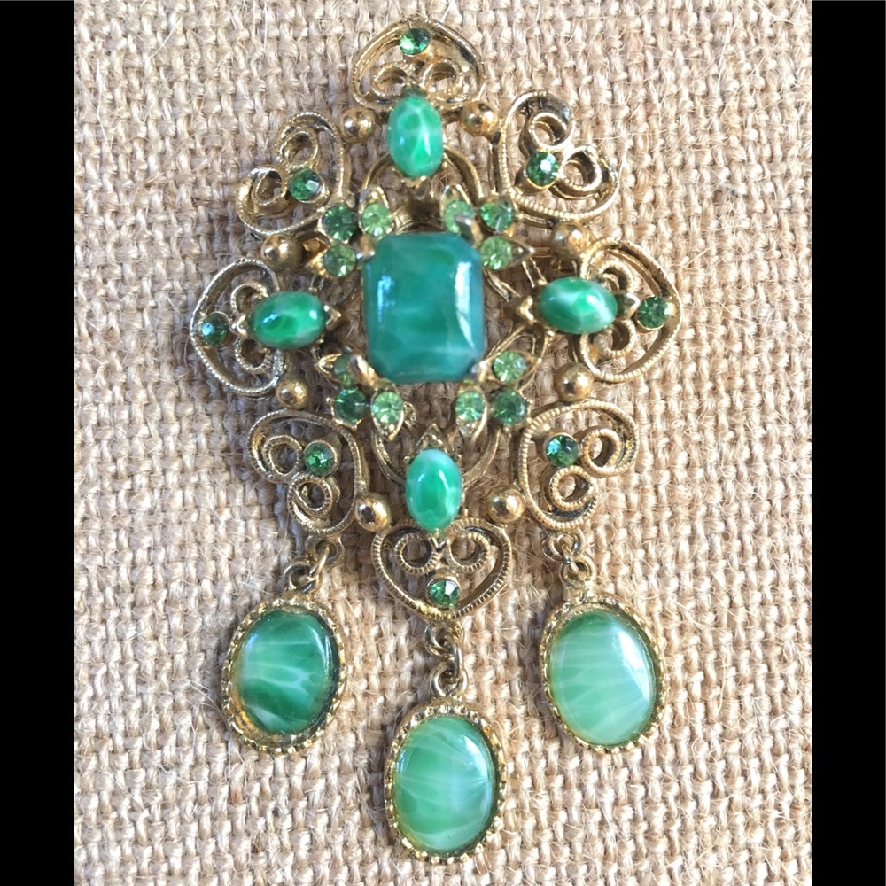 Vintage-Inspired Gold Filigree Green Statement Brooch Necklace